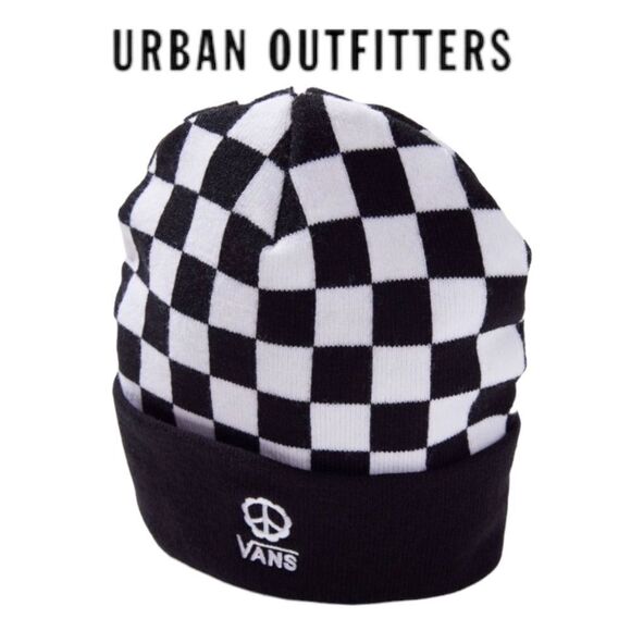 NEW Vans UO Urban Outfitters Black White Breakin Out Women’s Cap Hat Beanie - Picture 2 of 2